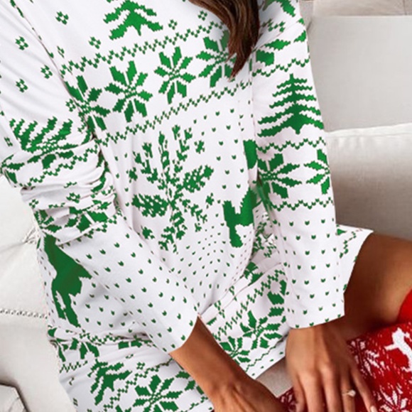 Reindeer and Snowflake Print Women's Nightgown - Picture 3 of 7